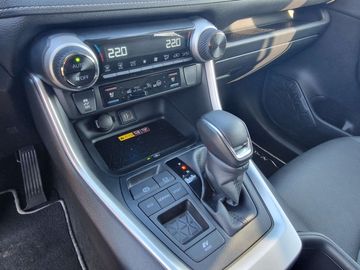 Car image 15