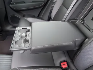 Car image 44