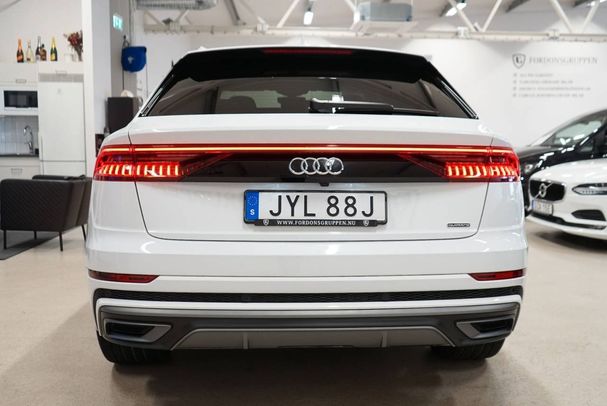 Audi Q8 55 TFSI S-line 250 kW image number 7