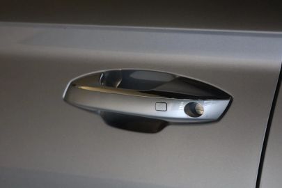 Car image 43