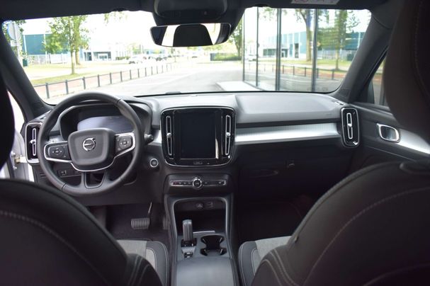 Volvo XC40 T2 95 kW image number 19