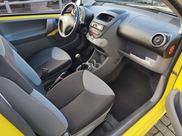 Car image 11