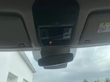 Car image 32