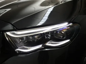 Car image 33