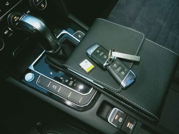 Car image 29