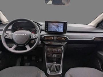 Car image 13