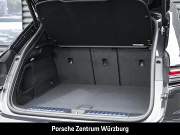 Car image 32