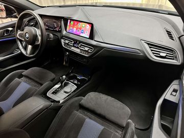 Car image 40