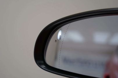 Car image 33