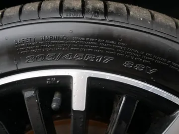 Car image 24