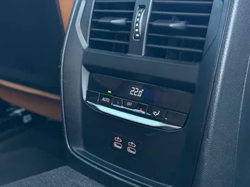 Car image 34