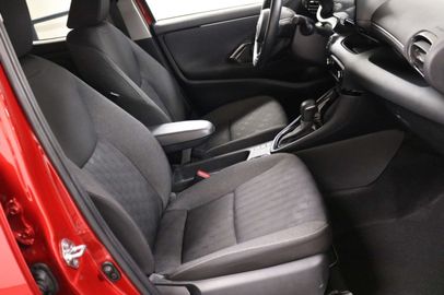 Car image 11