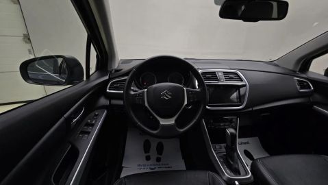 Car image 13