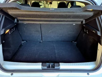 Car image 38