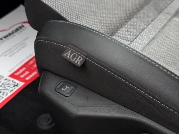 Car image 33