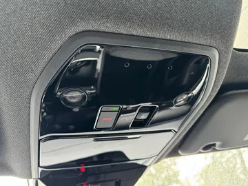 Car image 33