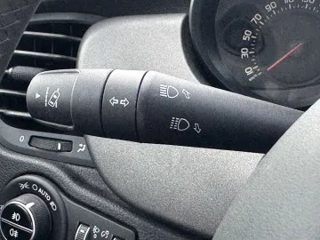 Car image 40
