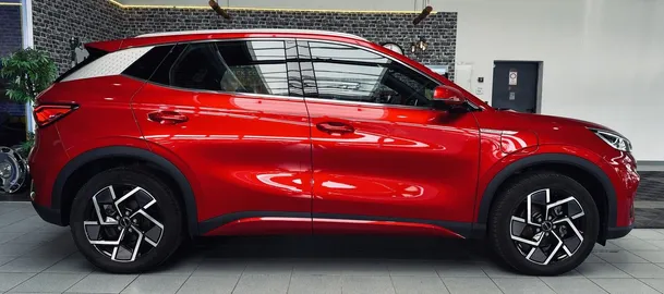 Car image 5
