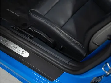 Car image 36