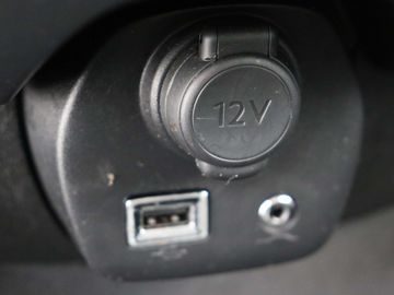 Car image 32