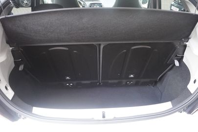 Car image 27