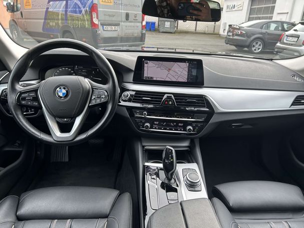 BMW 540i Touring xDrive 245 kW image number 20