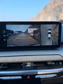 Car image 16