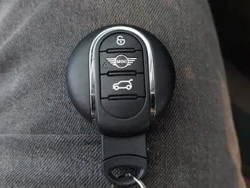 Car image 29