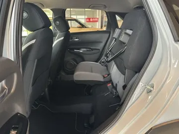Car image 21