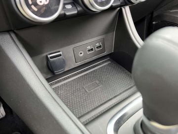 Car image 30