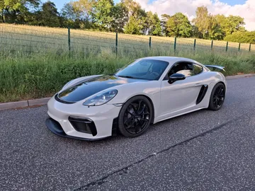 Car image 2