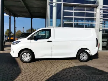 Car image 27