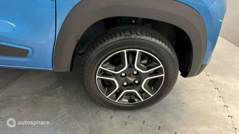 Car image 20