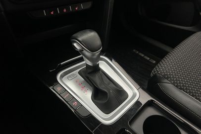 Car image 27