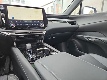 Car image 12