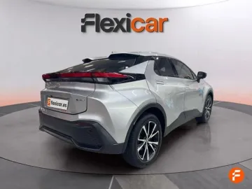 Car image 4