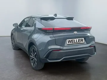 Car image 4