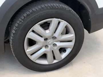 Car image 35