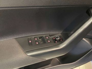 Car image 33