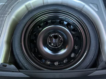 Car image 38