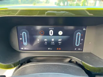 Car image 30