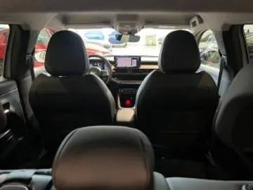 Car image 28