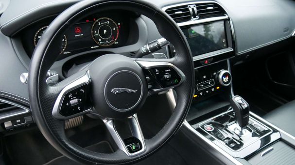 Jaguar XE D200 R-Dynamic Black AWD 150 kW image number 30