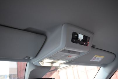 Car image 37