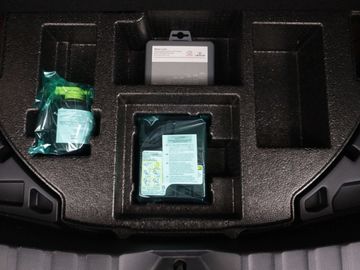 Car image 36