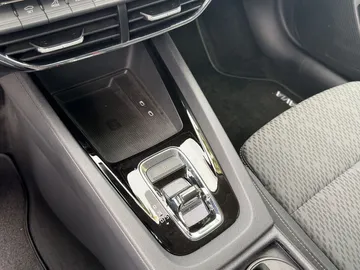 Car image 29