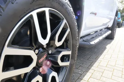 Car image 48