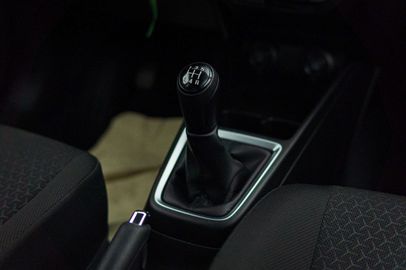 Car image 26