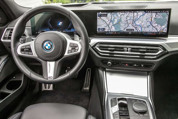 BMW 330 e 215 kW image number 25