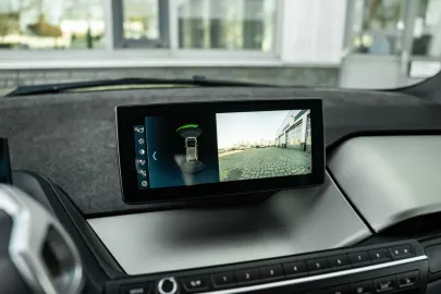 Car image 27